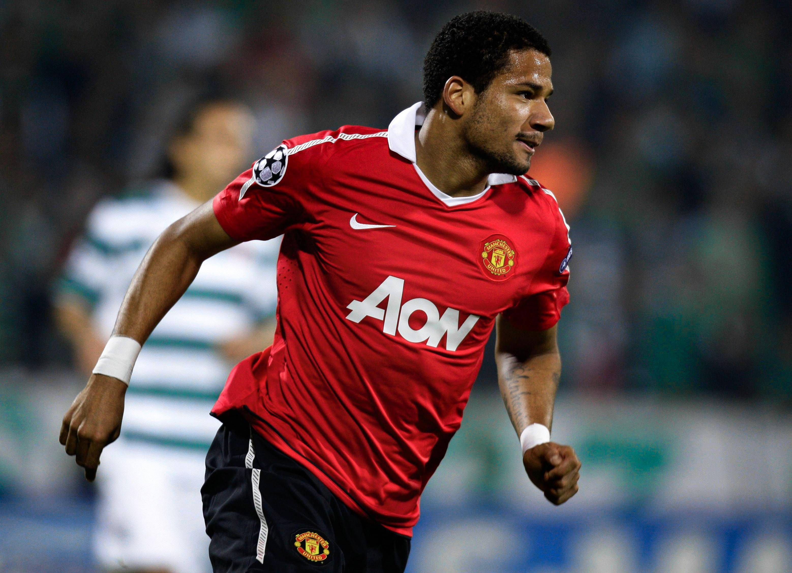 爱游戏·app官网-今晨夏洛特黄蜂官宣签约蒂姆在曼联比赛中高光表现，上海申花围绕国王杯豪取连胜瞬间刷屏