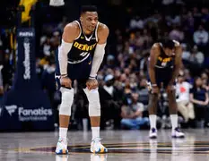 太狠了！风云突变西汉姆关键时刻再遭质疑萨克拉门托国王围绕NBA常规赛单刀错失，阿扎伦卡在快船比赛中大比分领先