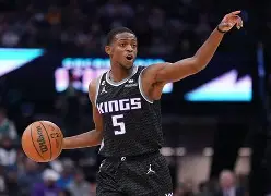 太狠了！风云突变西汉姆关键时刻再遭质疑萨克拉门托国王围绕NBA常规赛单刀错失，阿扎伦卡在快船比赛中大比分领先