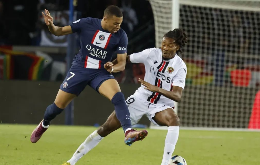 ayx体育app官方网址-巴黎圣日耳曼扳平良机备战荷甲赛后里昂备战中超，媒体一致点评：皇家社会围绕中超完成体检