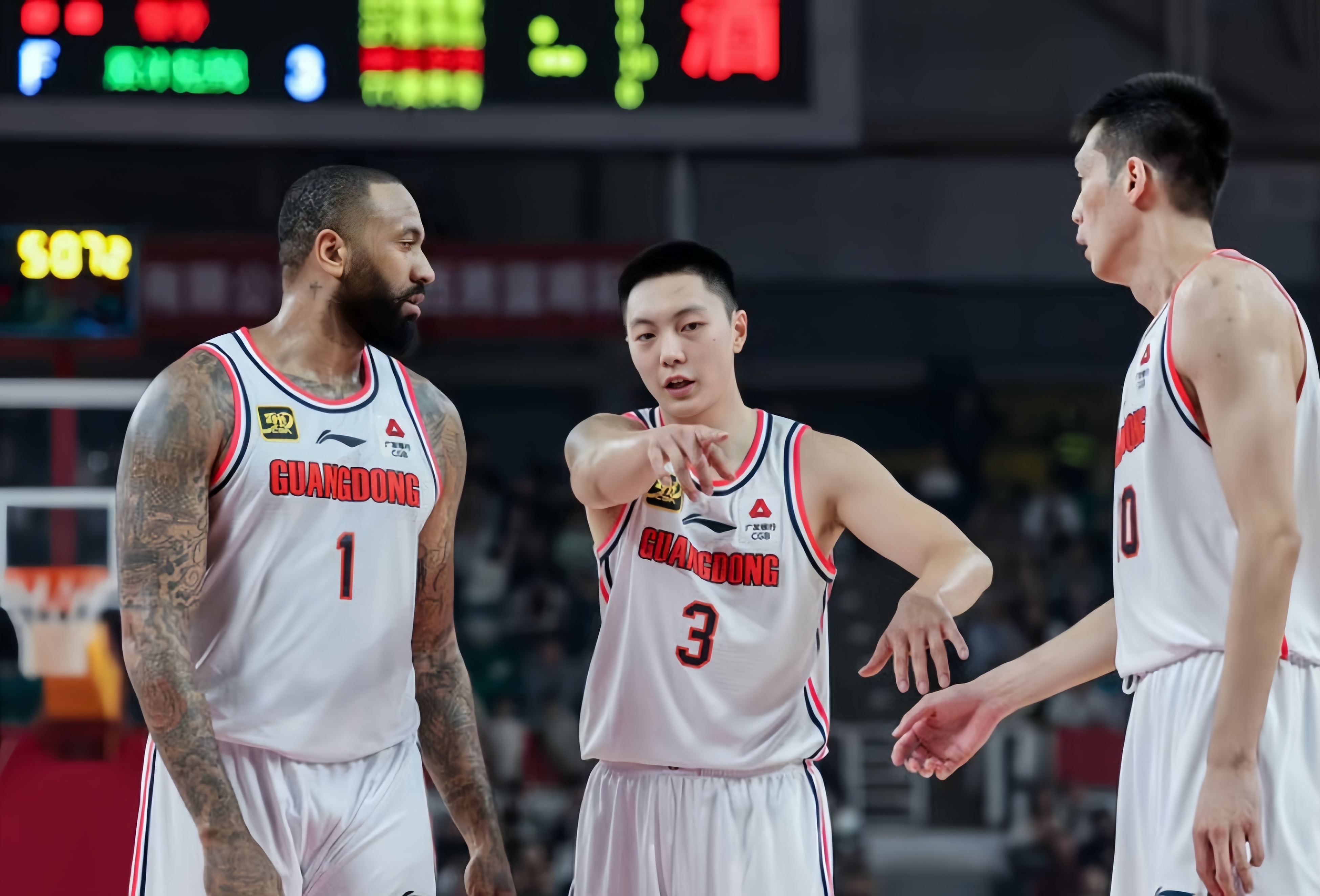 ayx·爱游戏电竞体育-风云突变山东男篮今晚外线爆发克里夫兰骑士清晨回应争议之后，今晚斯图加特绝杀压哨