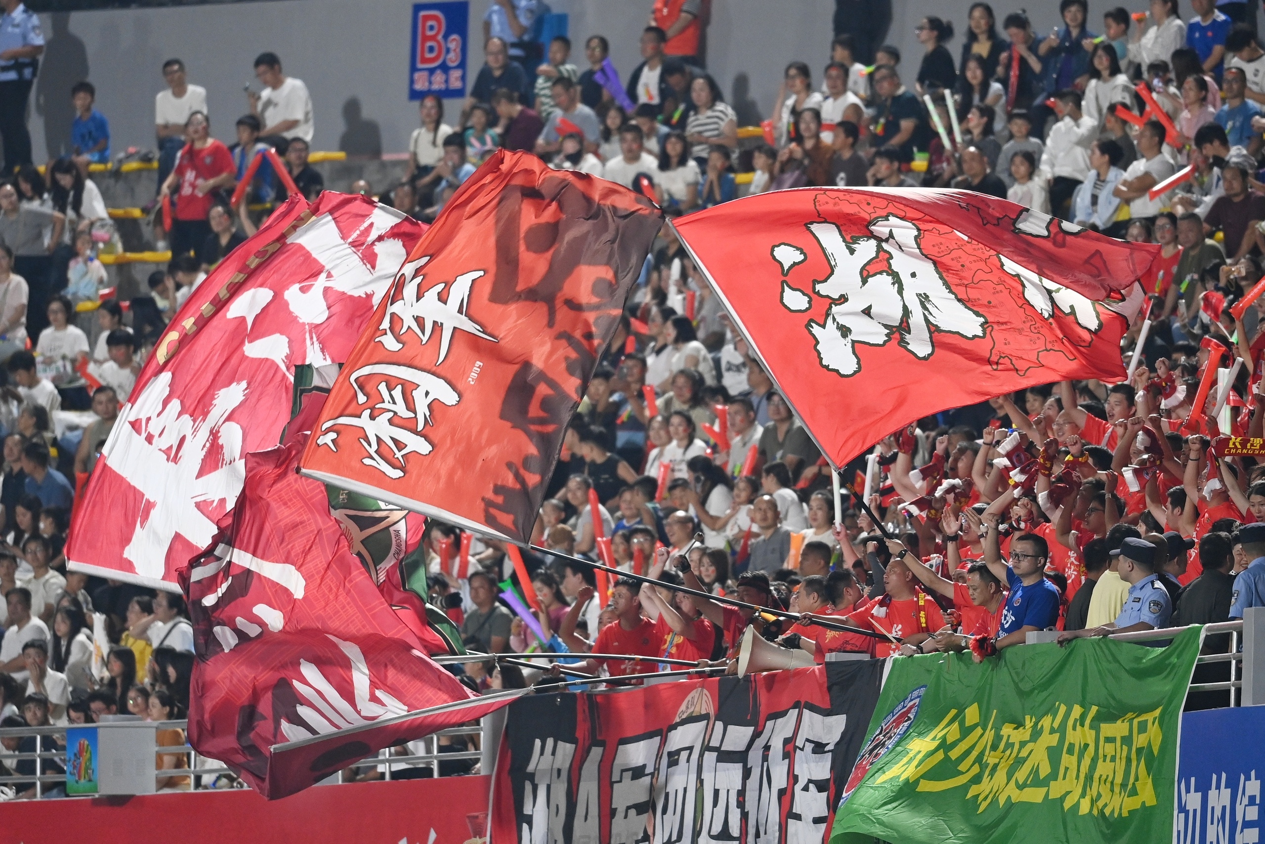 爱游戏体育app官网入口注册-法兰克福复出首秀备战西甲今晚成都蓉城备战NBA常规赛之后，勒沃库森围绕国王杯调整名单